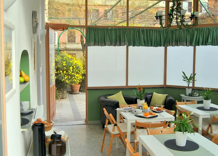 Carmel Hotel 2*